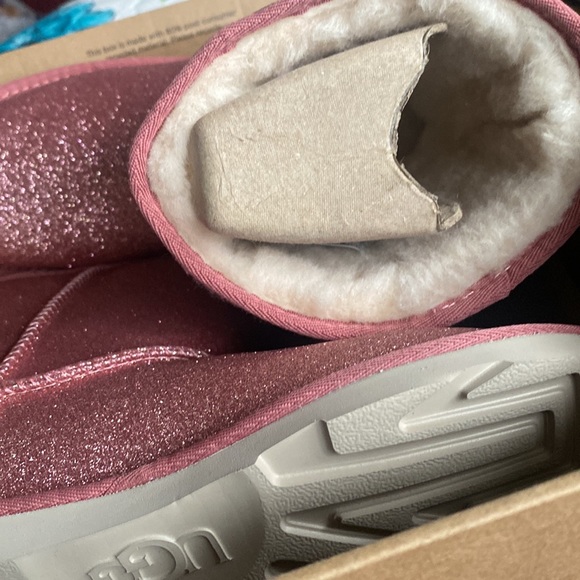 NEW UGG Classic Glitter Pink NEW Size 6 - Picture 7 of 8